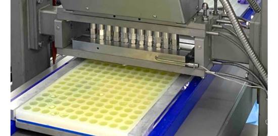 中日本カプセル_グミ製造風景