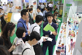 visitors and exhibitors.jpg