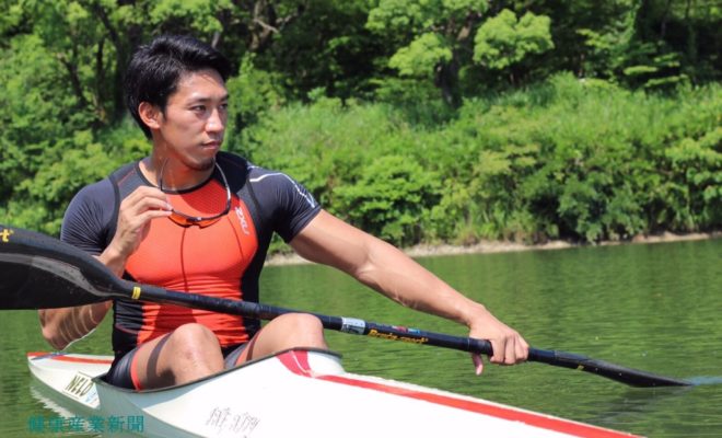 健康産業新聞_小松選手写真【撮影SAS】